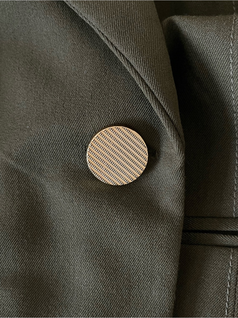 XOXO Single-Button Ruched-Sleeve Blazer - Picture 4 of 6